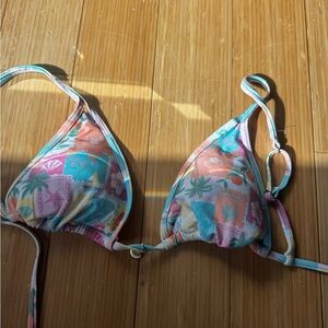 Hollister bikini top tropical size xs!
